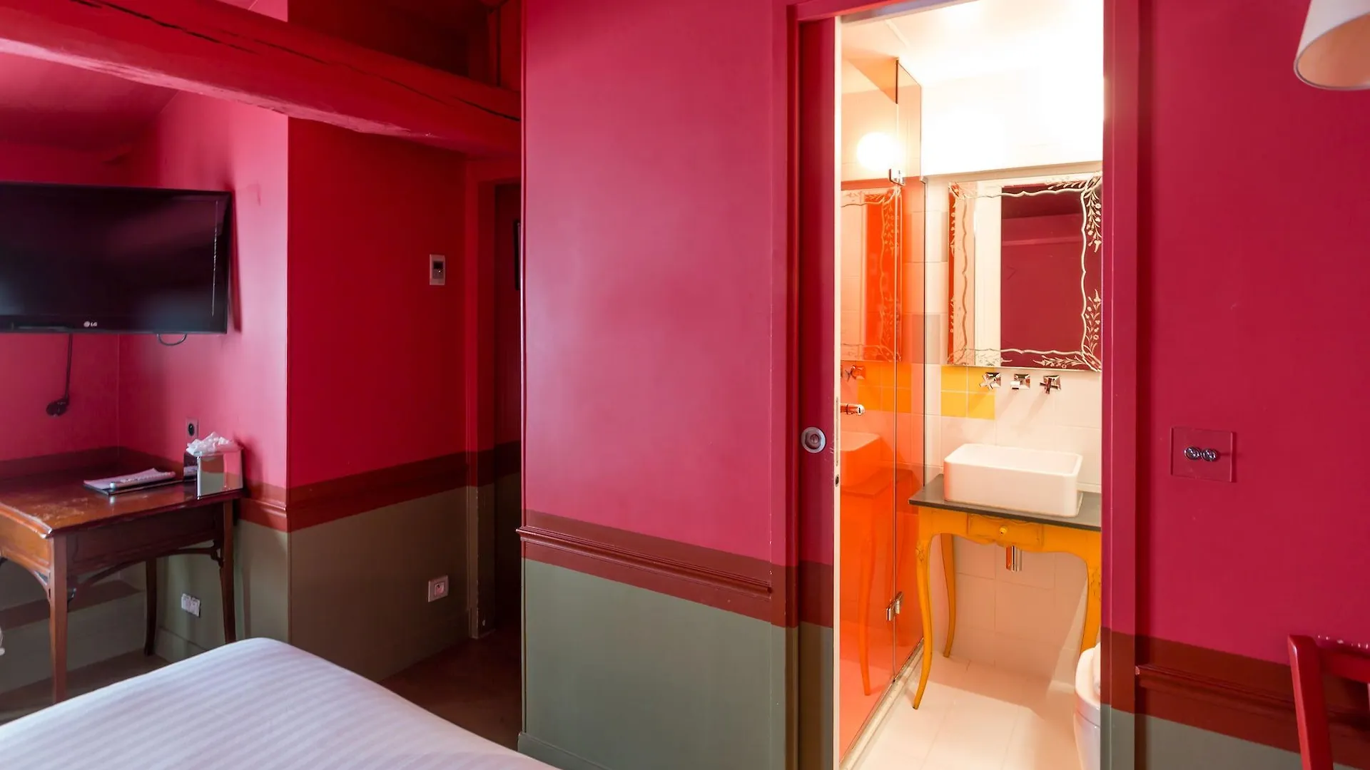Hotel Crayon 3*