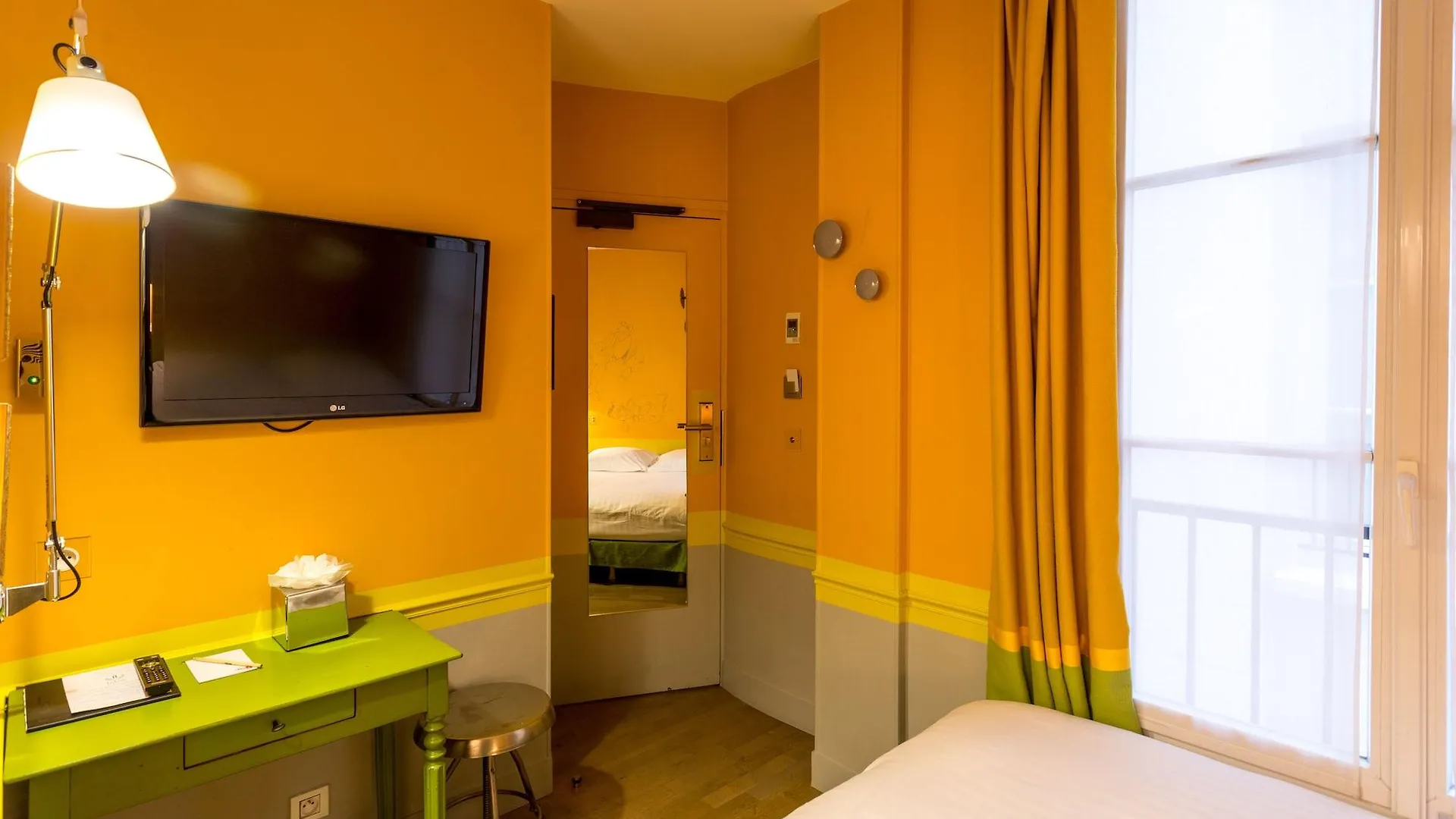 Crayon By Elegancia Hotel 3*