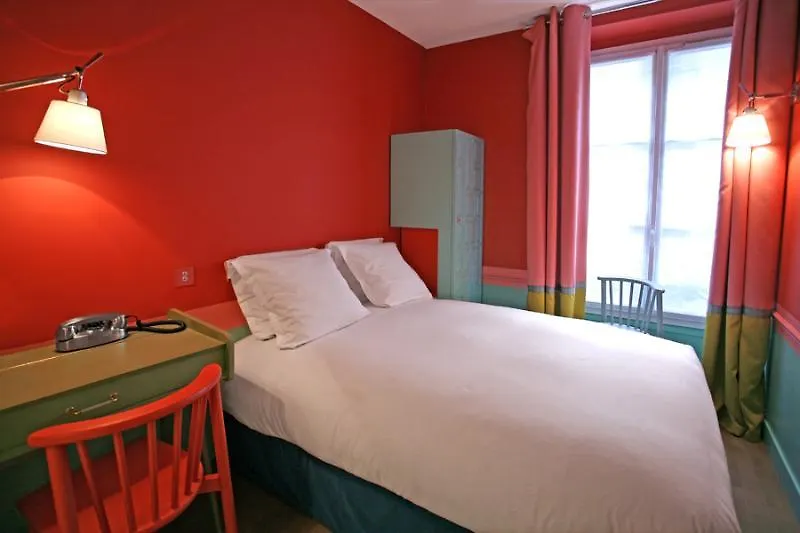 Crayon Hotel 3*
